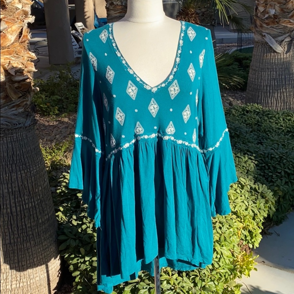 Deep turquoise top